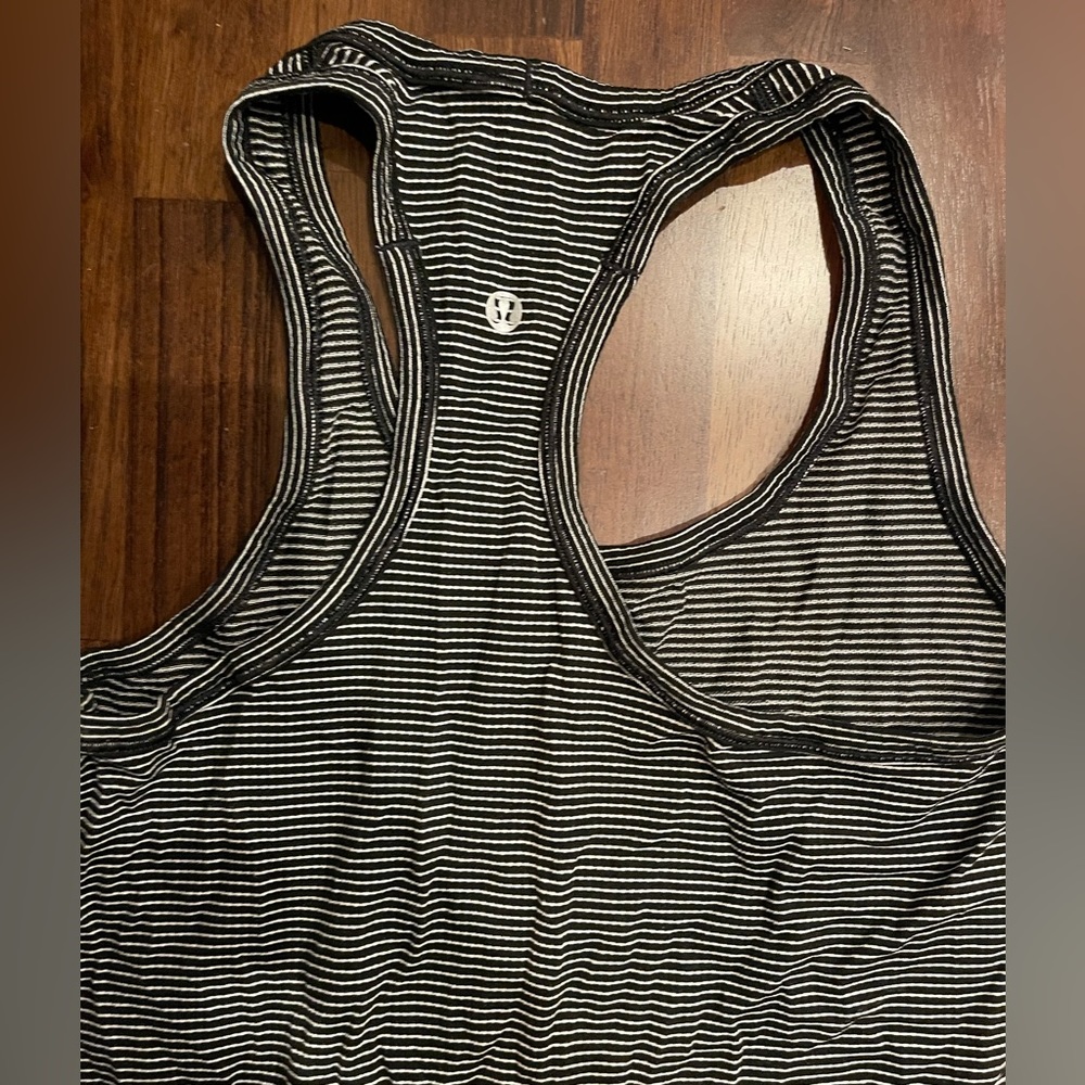 Lululemon Swiftly Tech Racerback Tank Size 4 - Picture 5 of 8